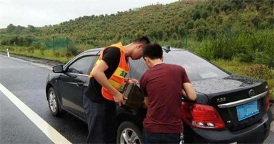 港口区永福道路救援